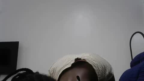 Snapshot of luna_blues chatting on May 10, 2026, 12:05 am luna_blues online show from May 10, 2026, 12:05 am