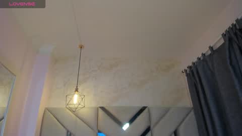  Luna  online show from March 9, 2026, 2:48 am