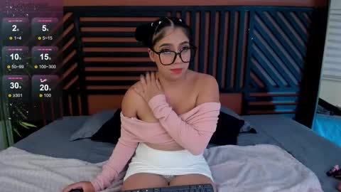 luna_cute14 online show from February 9, 2026, 8:02 pm