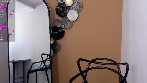 luna_cute14 online show from June 18, 2026, 9:52 pm