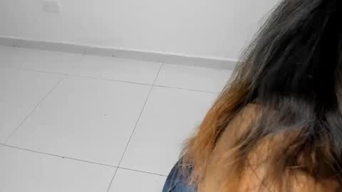 luna  online show from March 7, 2025, 5:06 pm