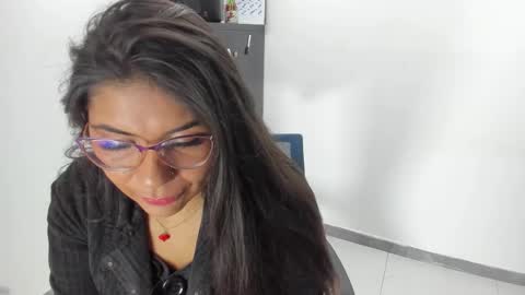 luna  online show from May 25, 2026, 11:05 am