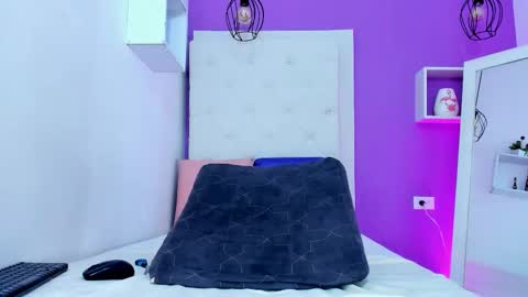 Snapshot of luna_ebony69 chatting on November 18, 2025, 8:57 pm Luna online show from November 18, 2025, 8:57 pm