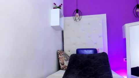 Snapshot of luna_ebony69 chatting on November 23, 2025, 11:43 am Luna online show from November 23, 2025, 11:43 am