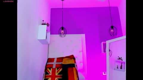 Snapshot of luna_ebony69 chatting on February 6, 2026, 8:01 pm Luna online show from February 6, 2026, 8:01 pm