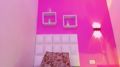 Snapshot of luna_ebony69 chatting on February 15, 2026, 11:30 am Luna online show from February 15, 2026, 11:30 am