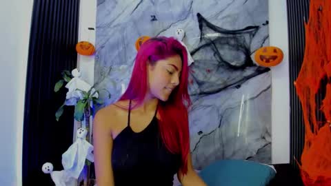 Snapshot of luna_ember chatting on October 17, 2025, 11:57 am luna_ember online show from October 17, 2025, 11:57 am