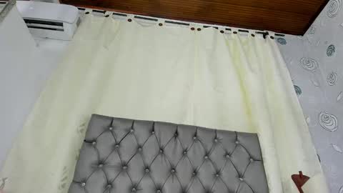 Luna Eva online show from February 4, 2025, 8:49 pm