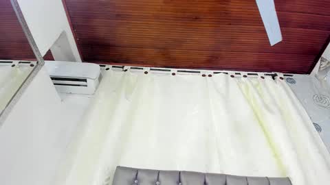 Luna Eva online show from March 4, 2025, 5:24 pm