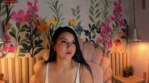 luna_ferrari online show from April 25, 2026, 11:35 am