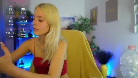 Snapshot of luna_grace18 chatting on June 8, 2026, 3:45 pm luna_grace18 online show from June 8, 2026, 3:45 pm