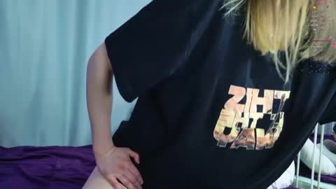 Snapshot of luna_helga chatting on May 9, 2026, 10:42 am Luna online show from May 9, 2026, 10:42 am