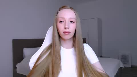 Luna online show from February 8, 2026, 8:23 pm