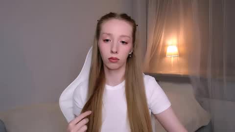 Snapshot of luna_insanity chatting on June 1, 2026, 11:50 pm Luna online show from June 1, 2026, 11:50 pm