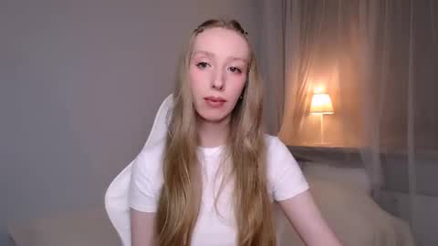 Snapshot of luna_insanity chatting on August 1, 2026, 9:35 pm Luna online show from August 1, 2026, 9:35 pm