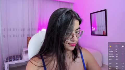 Snapshot of luna_jonnes1 chatting on June 5, 2026, 7:52 pm Luna online show from June 5, 2026, 7:52 pm