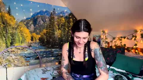Aspen online show from December 18, 2024, 5:52 pm