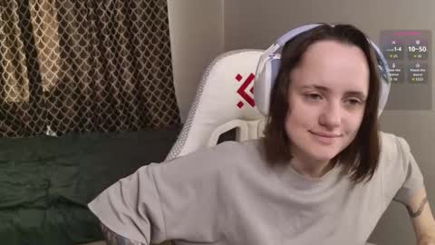 Snapshot of luna_loveeee chatting on September 24, 2025, 5:33 am luna_loveeee online show from September 24, 2025, 5:33 am