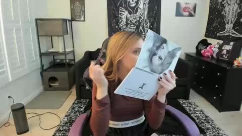 Luna online show from January 8, 2026, 5:48 pm