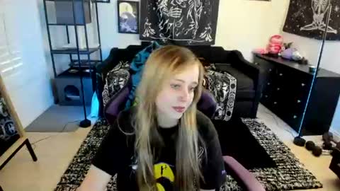Snapshot of luna_lovelyy chatting on June 16, 2026, 11:29 pm Luna online show from June 16, 2026, 11:29 pm