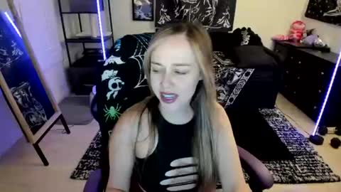 Snapshot of luna_lovelyy chatting on June 29, 2026, 9:48 pm Luna online show from June 29, 2026, 9:48 pm