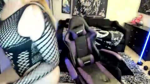 Snapshot of luna_lovelyy chatting on July 21, 2026, 11:29 pm Luna online show from July 21, 2026, 11:29 pm