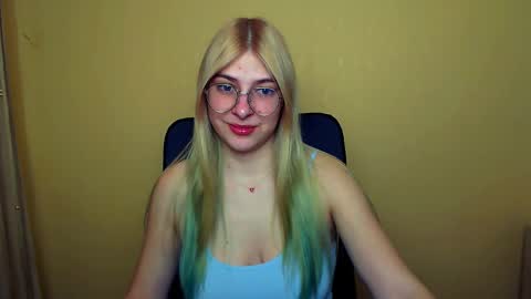 Luna online show from January 3, 2025, 11:25 am