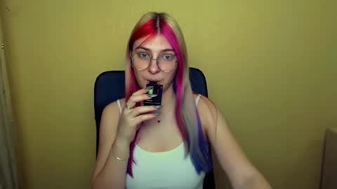 Luna online show from March 1, 2025, 10:45 am