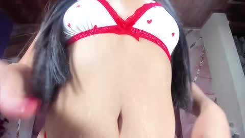Snapshot of luna_maisonn chatting on December 21, 2025, 4:08 am LUNA online show from December 21, 2025, 4:08 am