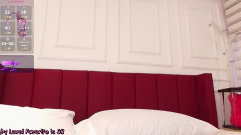 Snapshot of luna_monroe_ chatting on February 6, 2025, 1:54 pm online show from February 6, 2025, 1:54 pm