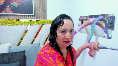 luna_naughty1 online show from June 9, 2026, 9:10 am