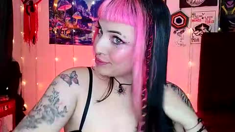 Snapshot of luna_ray420 chatting on February 26, 2025, 2:14 pm MISS LUNA online show from February 26, 2025, 2:14 pm