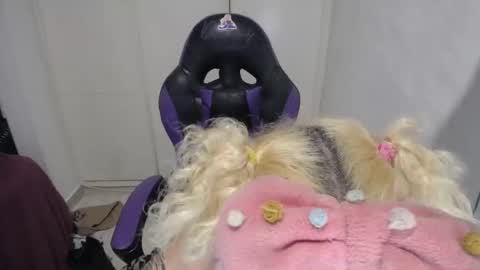 Snapshot of luna_rosita chatting on December 18, 2024, 9:47 am Luna online show from December 18, 2024, 9:47 am