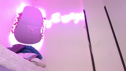 Luna Rougets online show from March 17, 2026, 1:58 pm