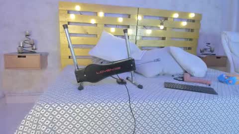 Luna online show from December 21, 2025, 11:39 am