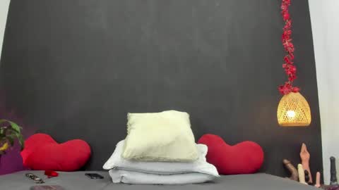 Snapshot of luna_smit_ chatting on May 9, 2026, 9:20 pm Luna online show from May 9, 2026, 9:20 pm