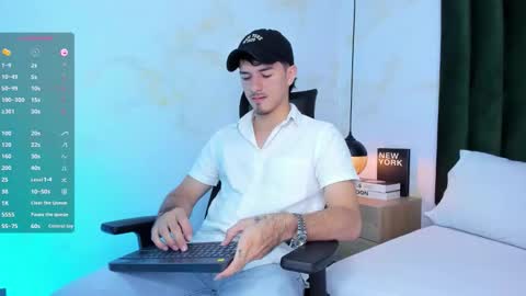 Snapshot of luna_stanford chatting on December 4, 2025, 7:44 pm Luna Stanford online show from December 4, 2025, 7:44 pm