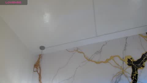 luna online show from November 8, 2025, 11:43 am