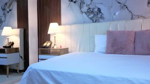 Snapshot of luna_star__18 chatting on October 23, 2025, 11:42 am A M M Y online show from October 23, 2025, 11:42 am