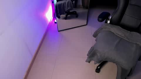 Luna online show from April 25, 2026, 9:01 pm