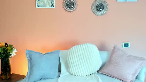 LUNA  online show from February 27, 2026, 7:03 pm