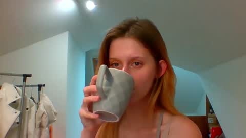 Snapshot of luna_xsensual chatting on December 2, 2024, 2:52 pm L U N A online show from December 2, 2024, 2:52 pm