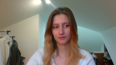 Snapshot of luna_xsensual chatting on January 17, 2025, 2:39 pm L U N A online show from January 17, 2025, 2:39 pm