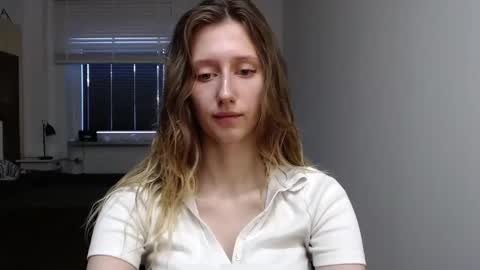 Snapshot of luna_xsensual chatting on September 24, 2025, 5:33 am L U N A online show from September 24, 2025, 5:33 am