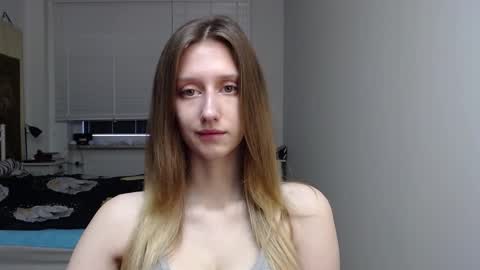 Snapshot of luna_xsensual chatting on October 28, 2025, 6:50 am L U N A online show from October 28, 2025, 6:50 am