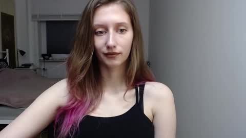 Snapshot of luna_xsensual chatting on December 3, 2025, 6:54 am L U N A online show from December 3, 2025, 6:54 am