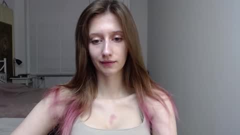 Snapshot of luna_xsensual chatting on December 22, 2025, 6:32 am L U N A online show from December 22, 2025, 6:32 am