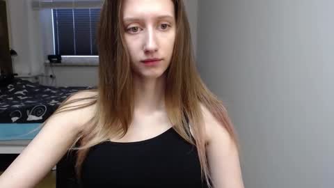 Snapshot of luna_xsensual chatting on February 18, 2026, 6:31 am L U N A online show from February 18, 2026, 6:31 am