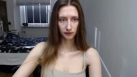 Snapshot of luna_xsensual chatting on March 5, 2026, 6:42 am L U N A online show from March 5, 2026, 6:42 am