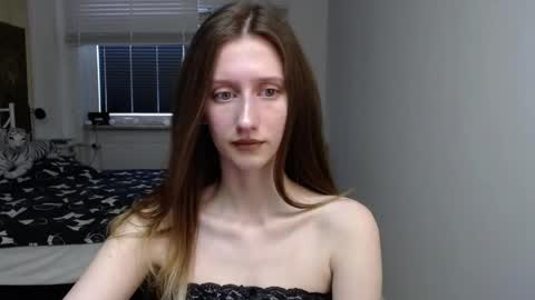 Snapshot of luna_xsensual chatting on March 23, 2026, 6:28 am L U N A online show from March 23, 2026, 6:28 am